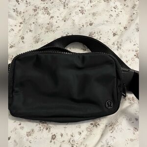 Black Belt Bag- Lululemon